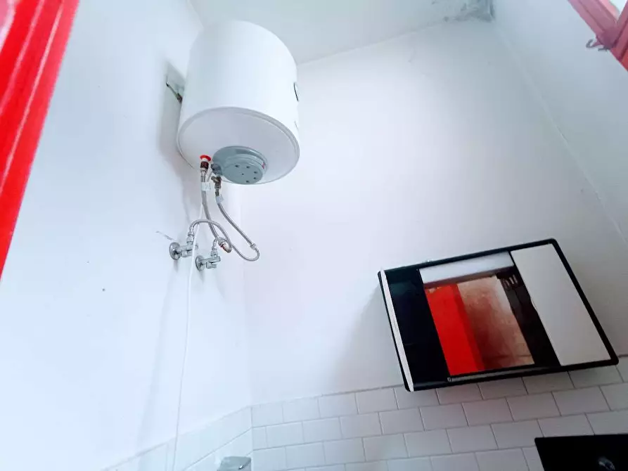 Immagine 26 di Negozio in vendita  in piazza della repubblica  17 a Villadossola