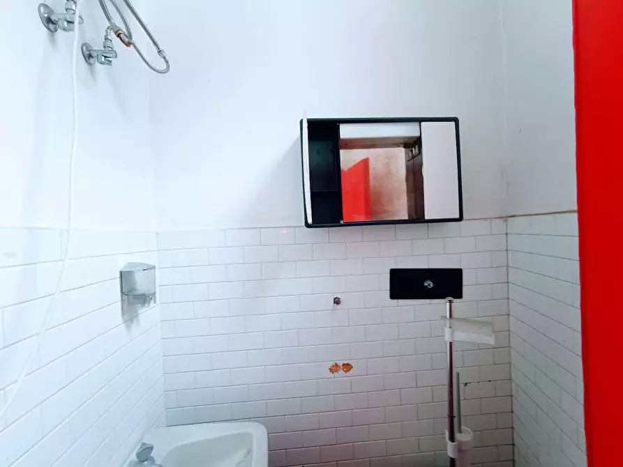 Immagine 25 di Negozio in vendita  in piazza della repubblica  17 a Villadossola