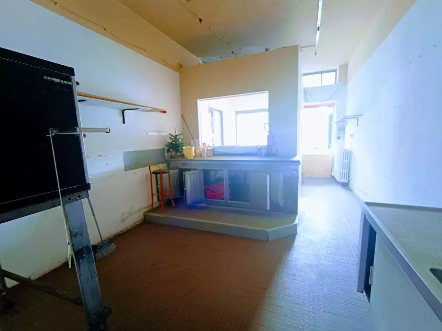 Immagine 14 di Negozio in vendita  in piazza della repubblica  17 a Villadossola