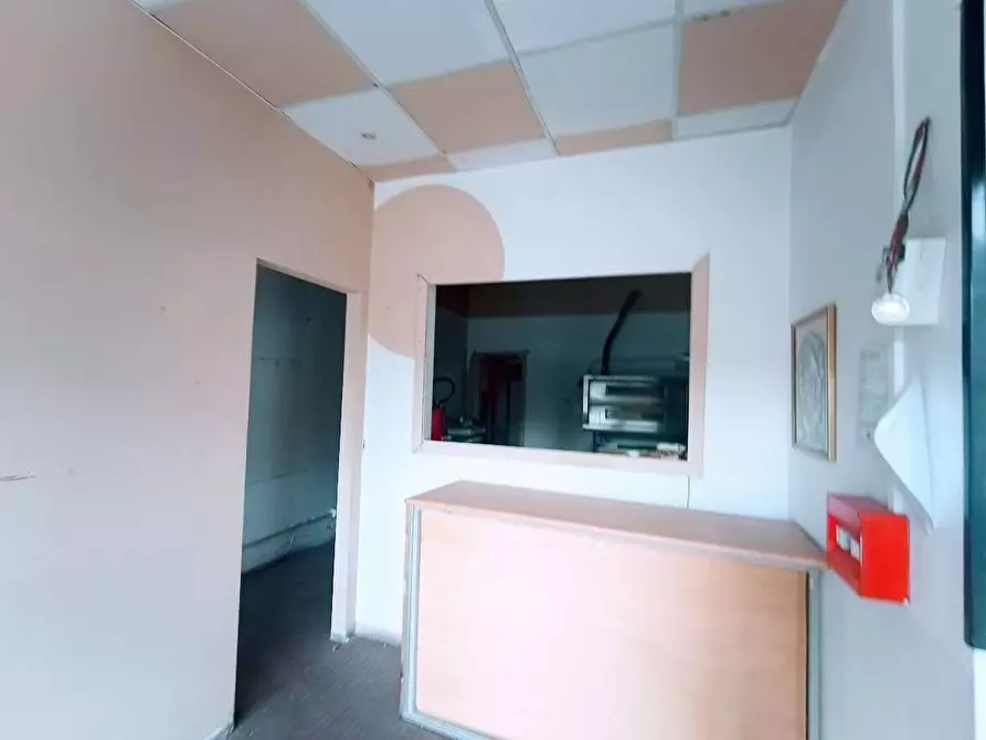 Immagine 5 di Negozio in vendita  in piazza della repubblica  17 a Villadossola