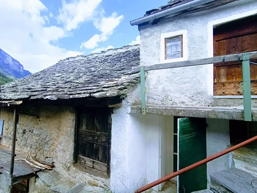 Immagine 8 di Baita in vendita  in MOULONE a Varzo