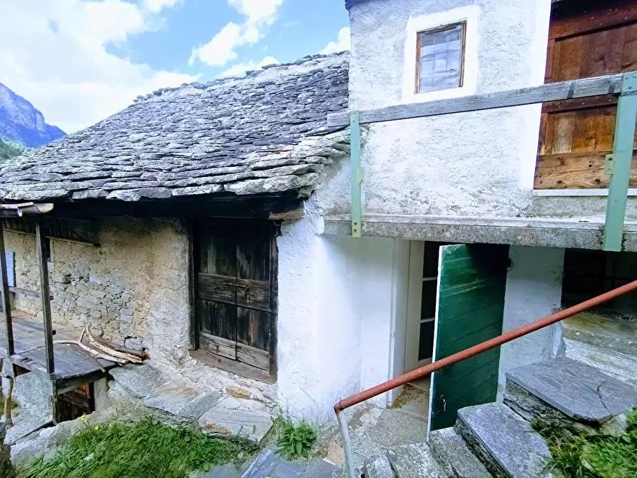 Immagine 9 di Baita in vendita  in MOULONE a Varzo