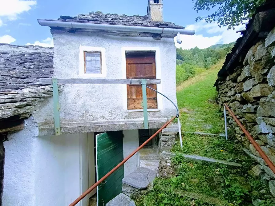 Immagine 61 di Baita in vendita  in MOULONE a Varzo