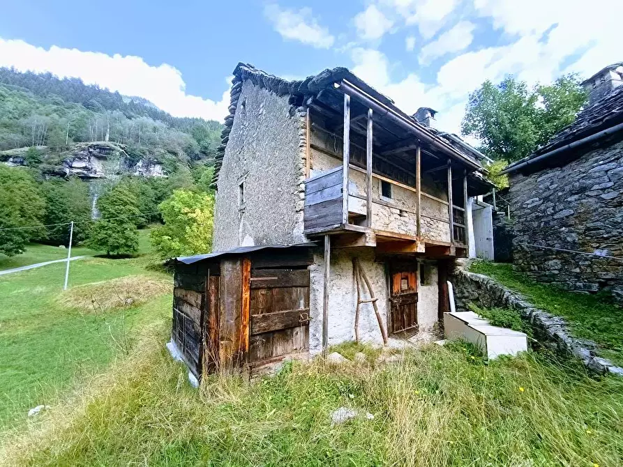Immagine 6 di Baita in vendita  in MOULONE a Varzo
