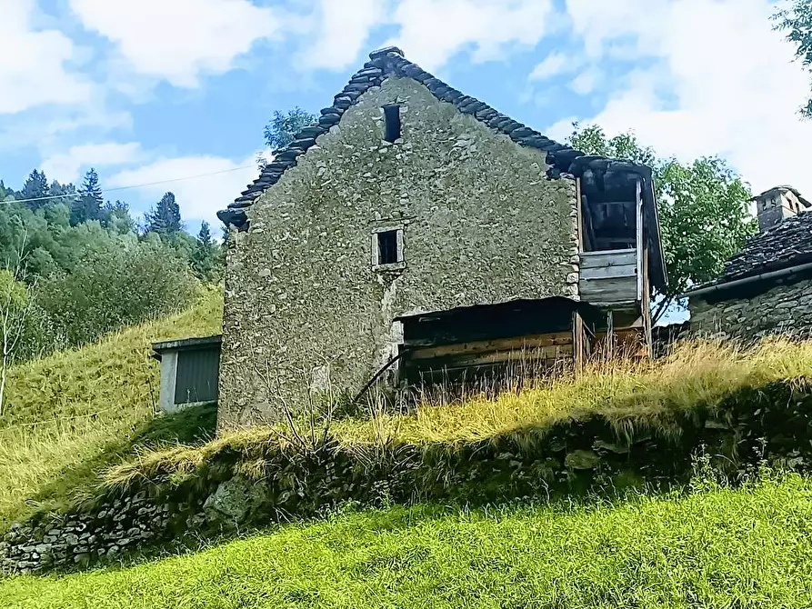 Immagine 2 di Baita in vendita  in MOULONE a Varzo