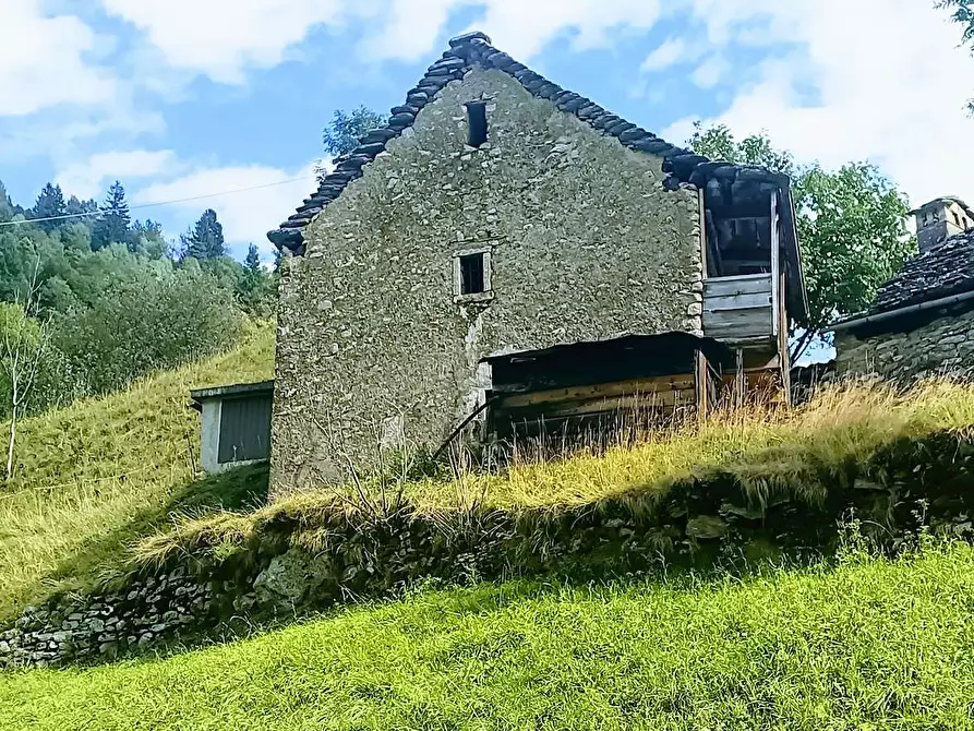 Immagine 43 di Baita in vendita  in MOULONE a Varzo