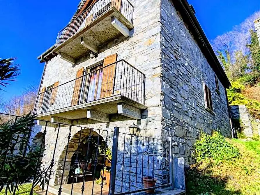 Immagine 7 di Villa in vendita  in CRESTA 9 a Masera