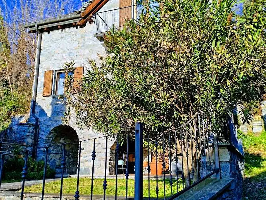 Immagine 8 di Villa in vendita  in CRESTA 9 a Masera