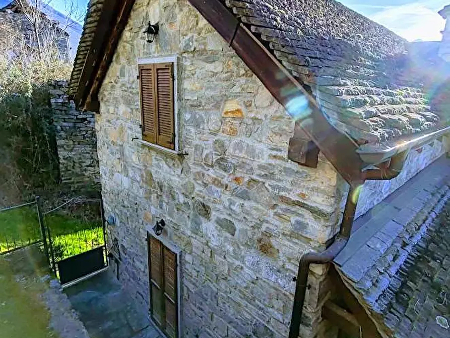 Immagine 46 di Villa in vendita  in CRESTA 9 a Masera