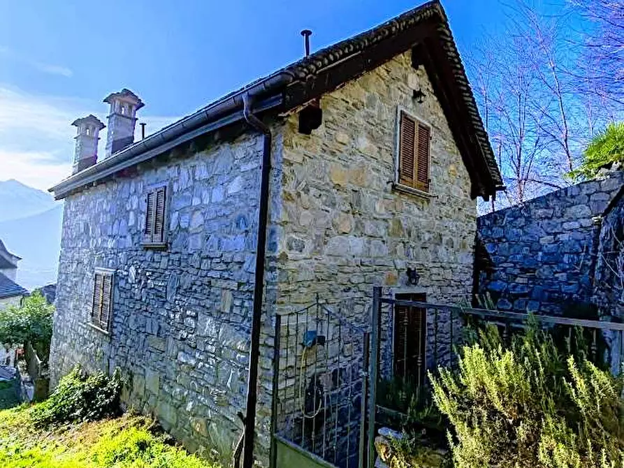 Immagine 47 di Villa in vendita  in CRESTA 9 a Masera