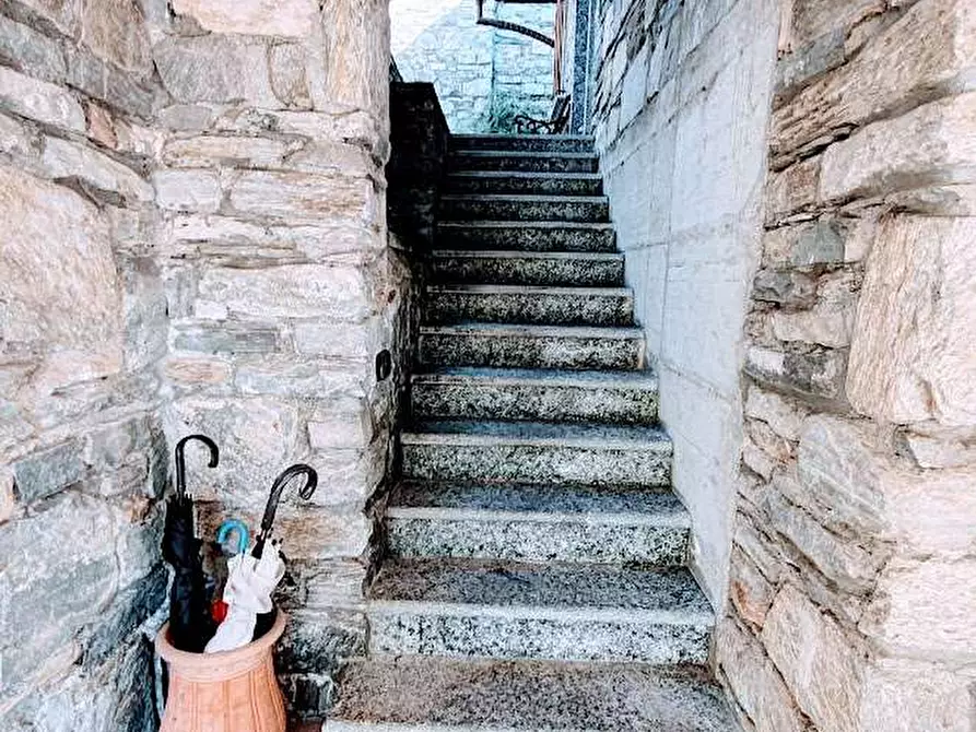 Immagine 49 di Villa in vendita  in CRESTA 9 a Masera