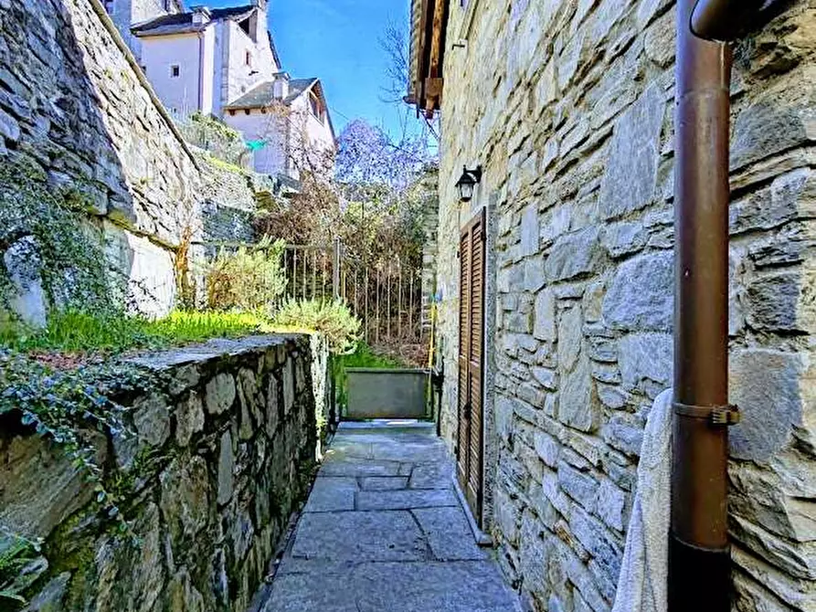 Immagine 53 di Villa in vendita  in CRESTA 9 a Masera