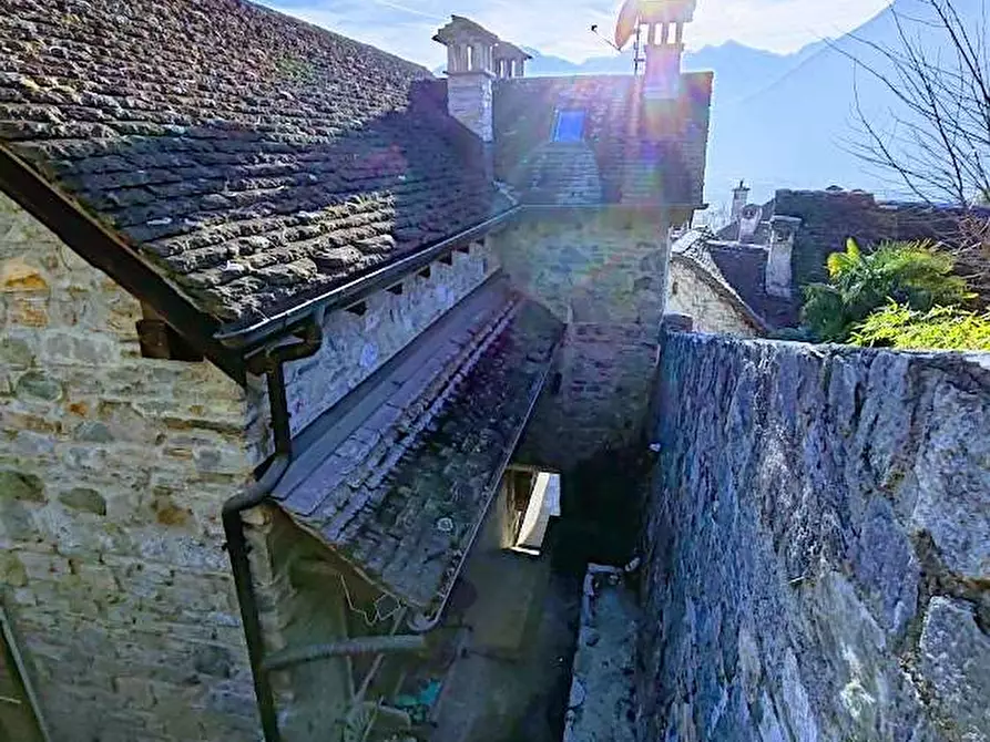 Immagine 59 di Villa in vendita  in CRESTA 9 a Masera