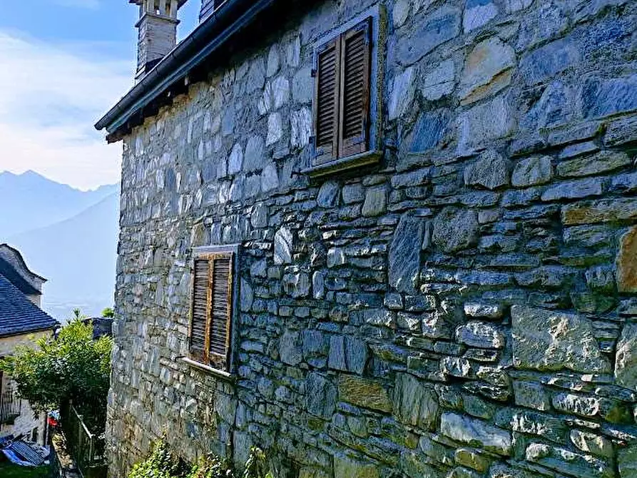 Immagine 61 di Villa in vendita  in CRESTA 9 a Masera