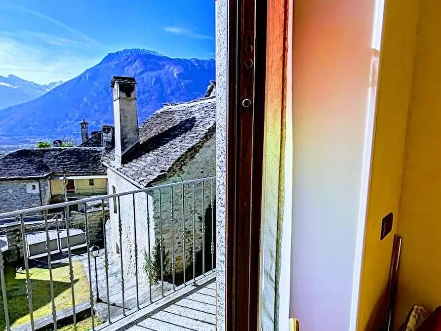 Immagine 62 di Villa in vendita  in CRESTA 9 a Masera