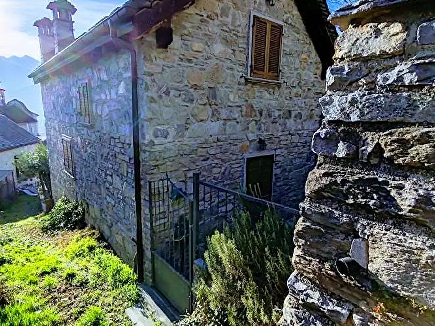 Immagine 69 di Villa in vendita  in CRESTA 9 a Masera