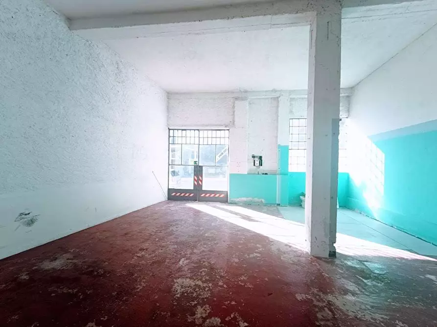 Immagine 10 di Negozio in vendita  in bianchi novello 65 a Villadossola