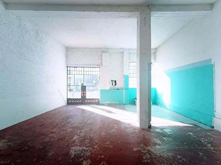 Immagine 9 di Negozio in vendita  in bianchi novello 65 a Villadossola