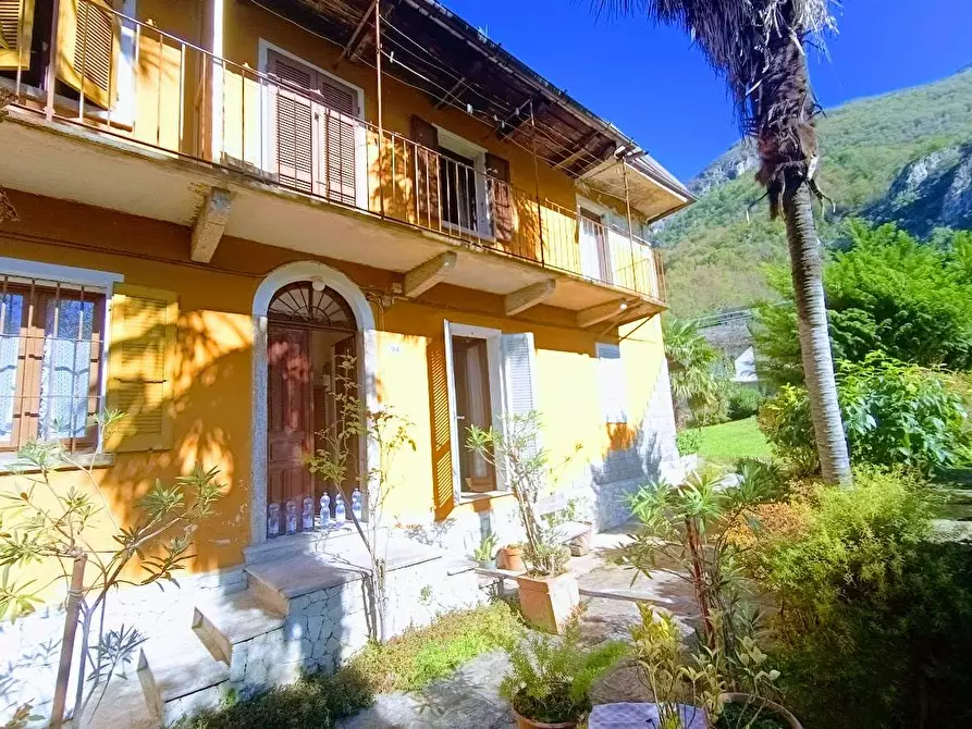 Immagine 1 di Porzione di casa in vendita  in centrale a Vogogna