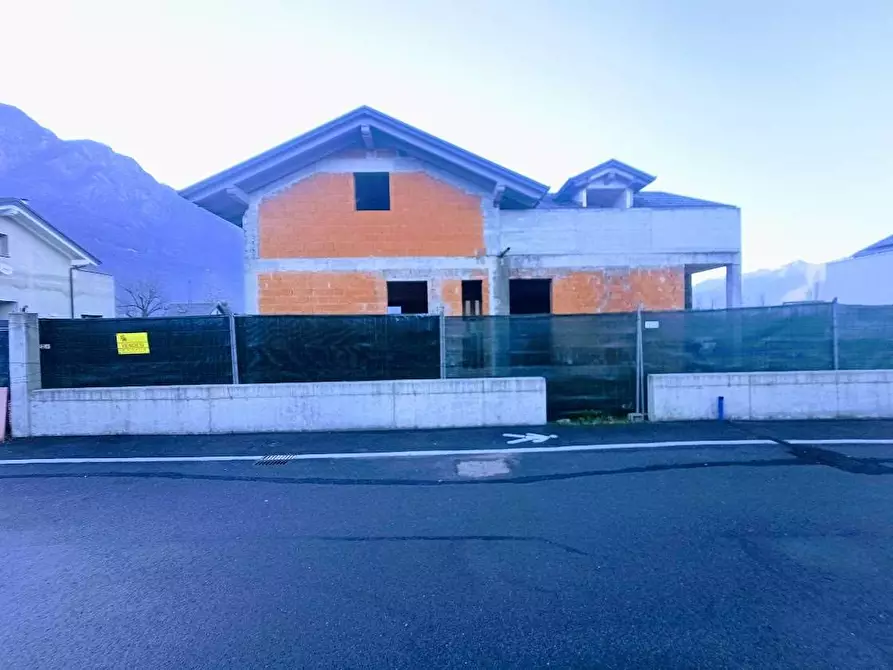 Immagine 1 di Villa in vendita  in UBERTO GIROLA N5 a Domodossola