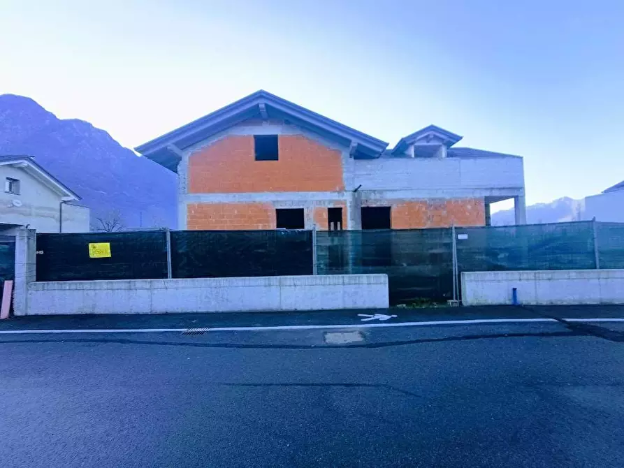 Immagine 5 di Villa in vendita  in UBERTO GIROLA N5 a Domodossola