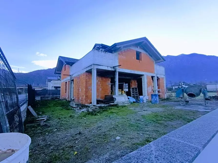 Immagine 4 di Villa in vendita  in UBERTO GIROLA N5 a Domodossola