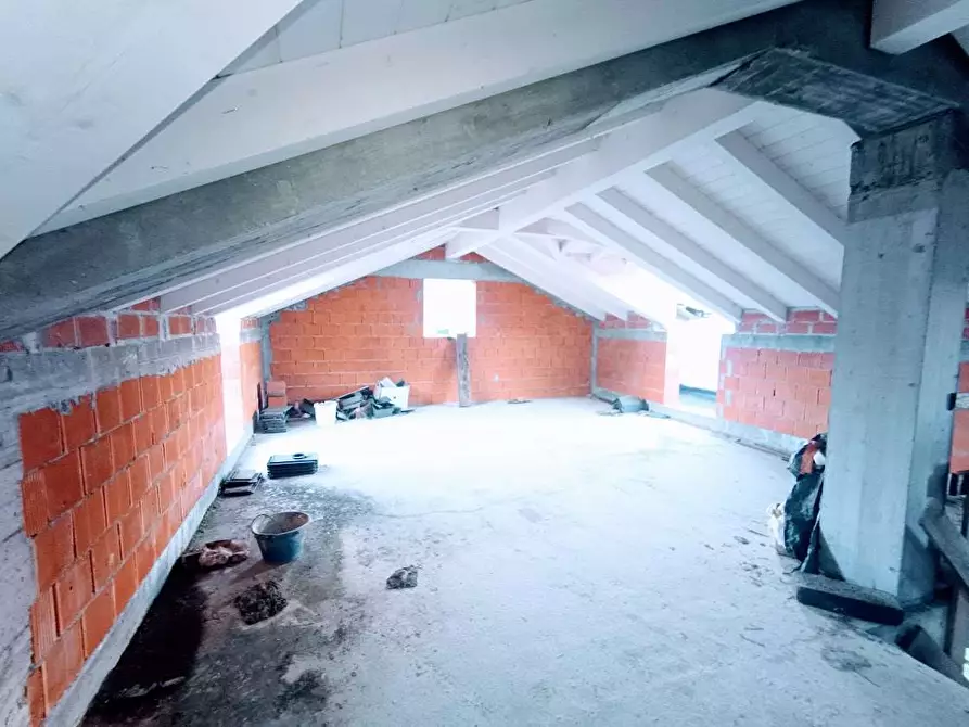 Immagine 22 di Villa in vendita  in UBERTO GIROLA N5 a Domodossola