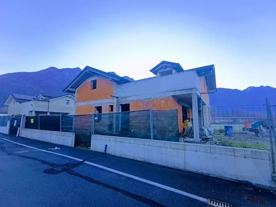 Immagine 6 di Villa in vendita  in UBERTO GIROLA N5 a Domodossola