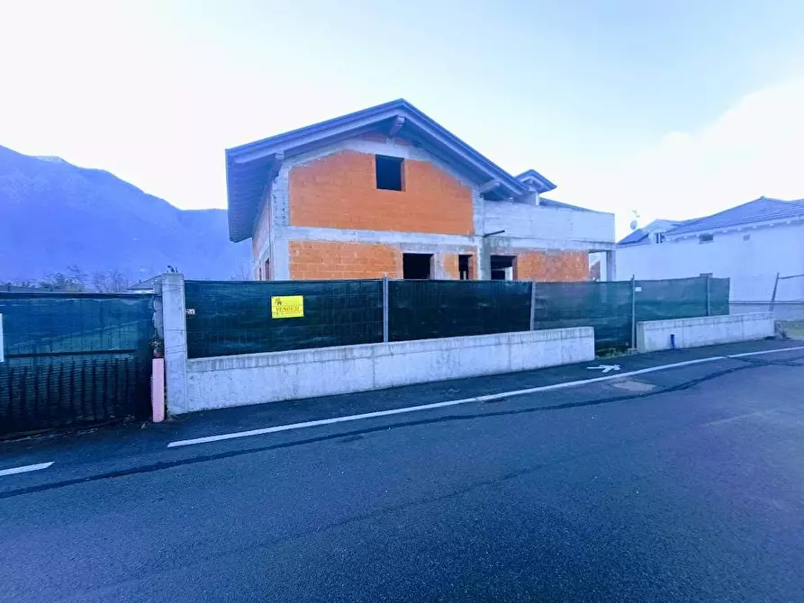 Immagine 11 di Villa in vendita  in UBERTO GIROLA N5 a Domodossola