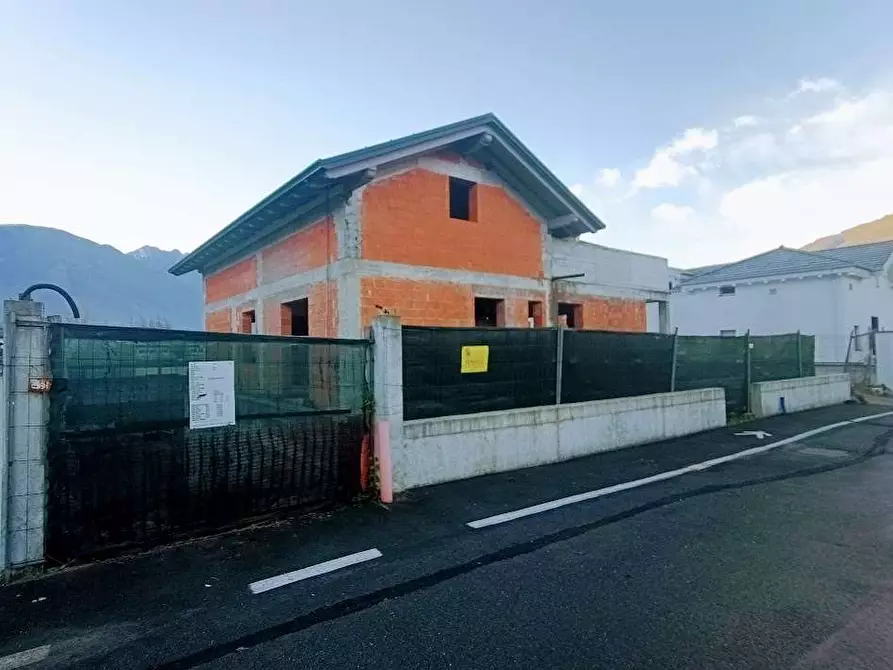 Immagine 12 di Villa in vendita  in UBERTO GIROLA N5 a Domodossola