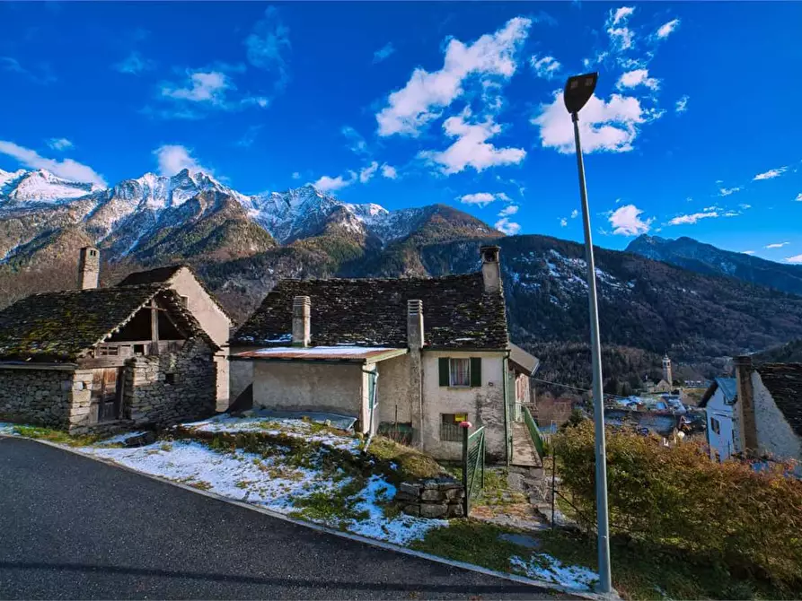 Immagine 3 di Porzione di casa in vendita  in albogno 21 a Premia