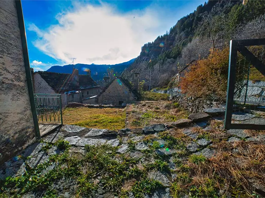 Immagine 6 di Porzione di casa in vendita  in albogno 21 a Premia