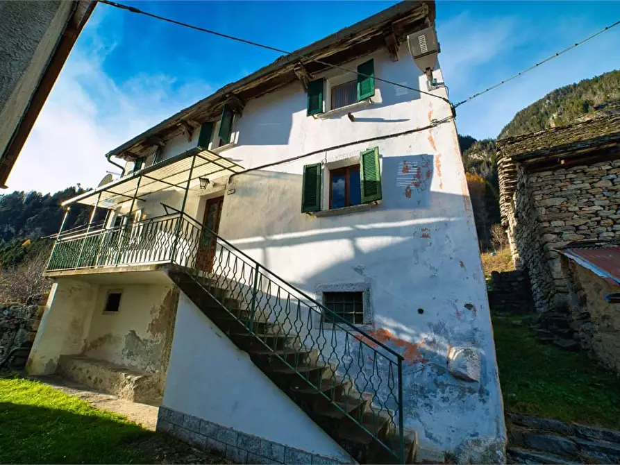 Immagine 10 di Porzione di casa in vendita  in albogno 21 a Premia