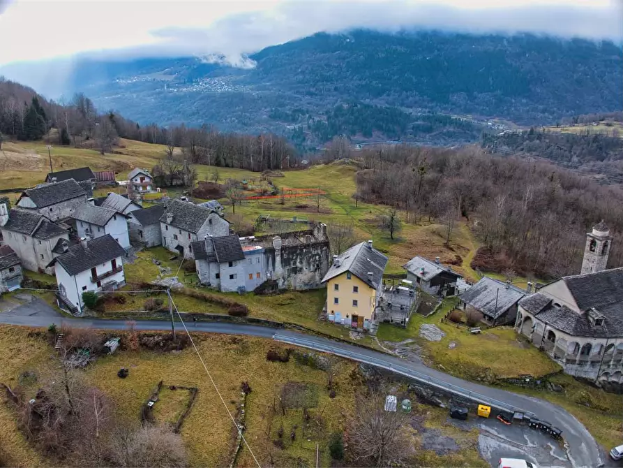 Immagine 15 di Rustico / casale in vendita  in piazza chiesa a Premia