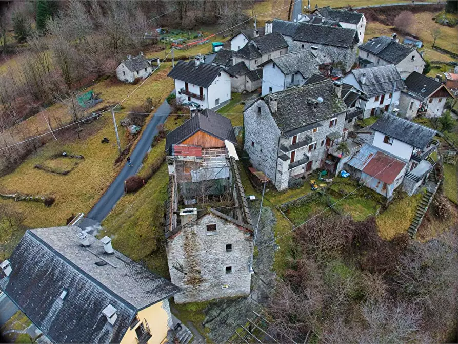 Immagine 25 di Rustico / casale in vendita  in piazza chiesa a Premia