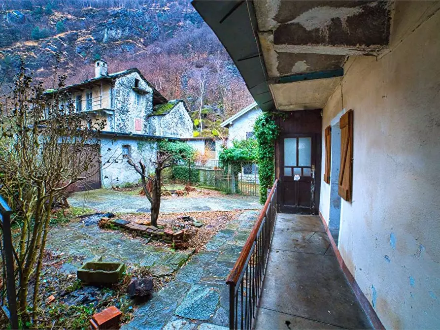 Immagine 11 di Casa indipendente in vendita  in megolo a Pieve Vergonte