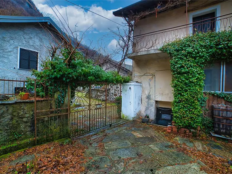 Immagine 10 di Casa indipendente in vendita  in megolo a Pieve Vergonte