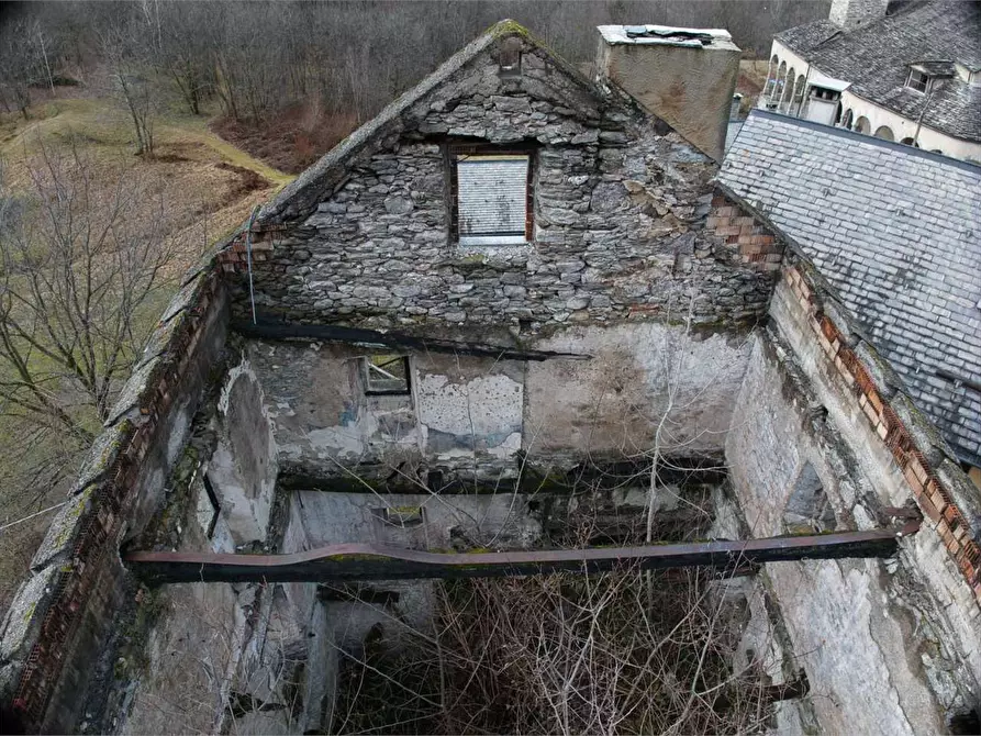 Immagine 29 di Rustico / casale in vendita  in piazza chiesa a Premia