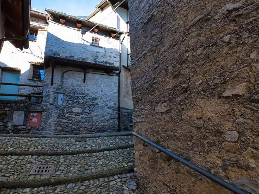 Immagine 40 di Casa indipendente in vendita  in pido a Villette