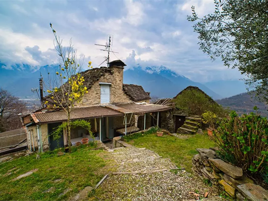 Immagine 1 di Casa indipendente in vendita  in  Mongiardino a Villadossola