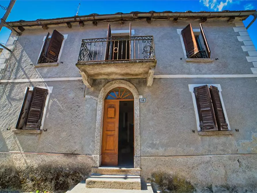 Immagine 1 di Casa indipendente in vendita  in re a Re