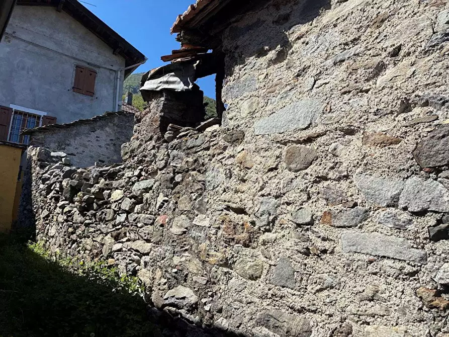 Immagine 31 di Rustico / casale in vendita  in arzo a Casale Corte Cerro