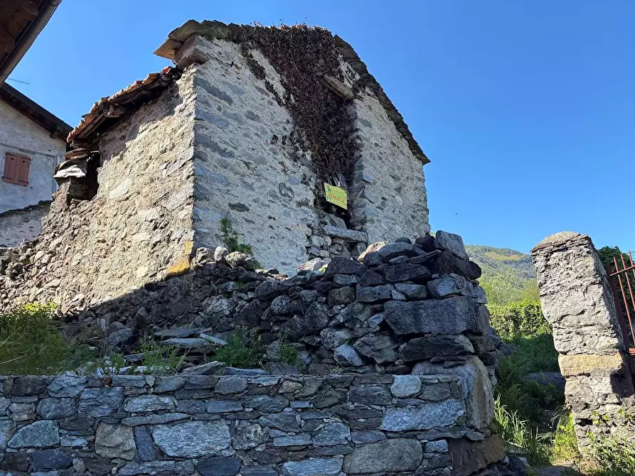Immagine 1 di Rustico / casale in vendita  in arzo a Casale Corte Cerro