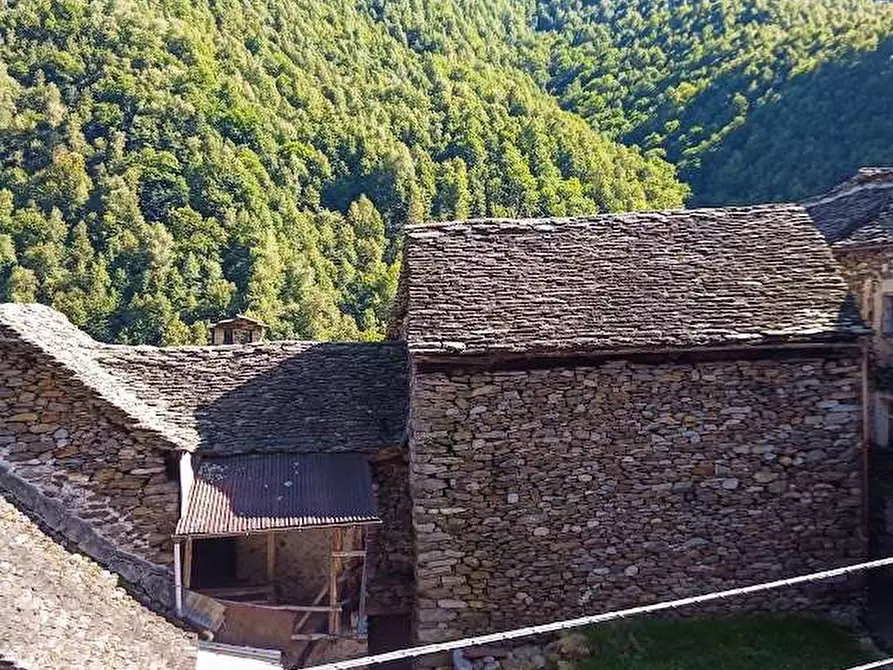 Immagine 4 di Casa indipendente in vendita  in PIAZZA CHIESA a Borgomezzavalle