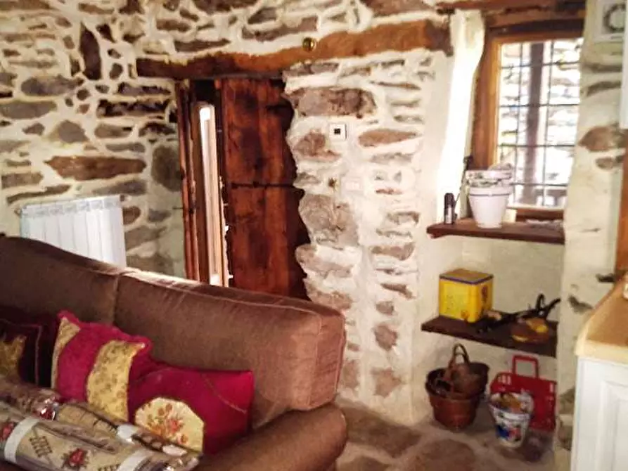 Immagine 14 di Casa indipendente in vendita  in PIAZZA CHIESA a Borgomezzavalle