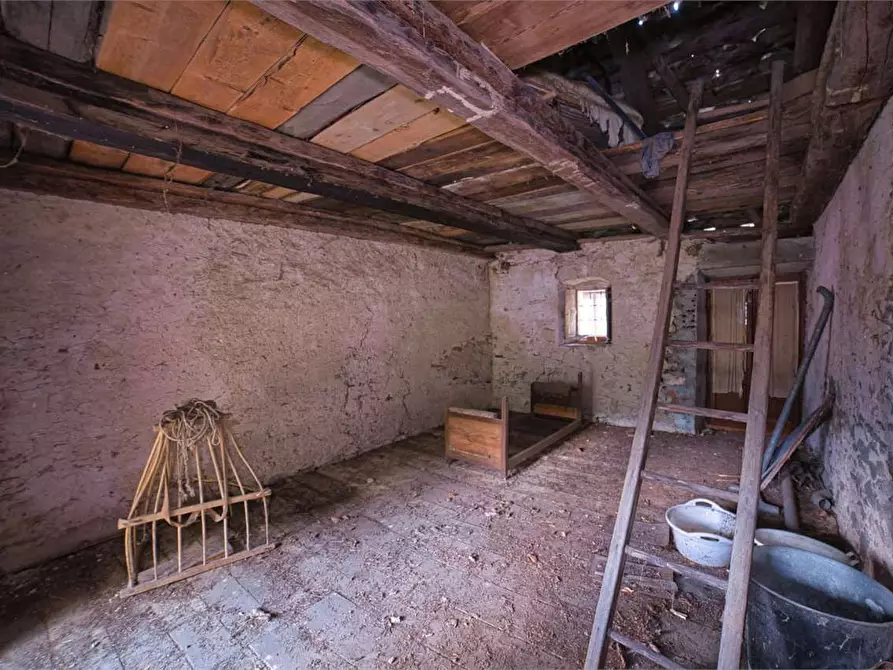 Immagine 26 di Porzione di casa in vendita  in SOPRA a Varzo