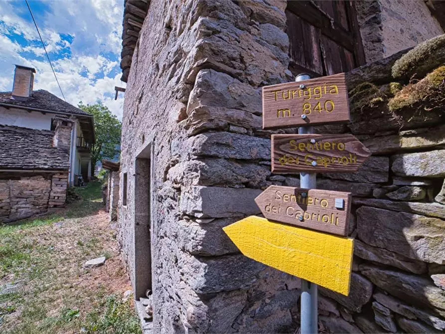 Immagine 40 di Porzione di casa in vendita  in SOPRA a Varzo