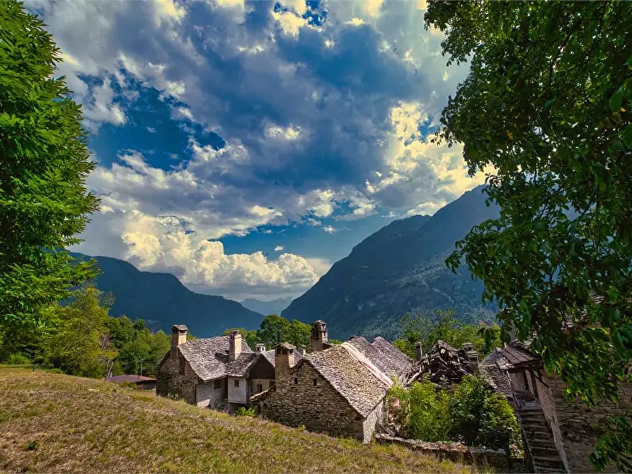 Immagine 1 di Porzione di casa in vendita  in SOPRA a Varzo