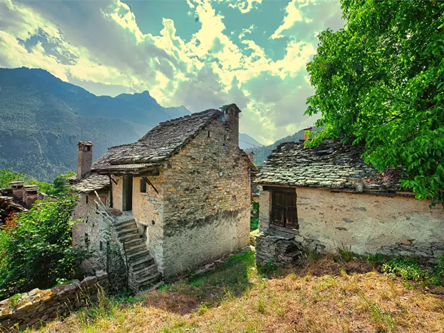 Immagine 11 di Porzione di casa in vendita  in SOPRA a Varzo
