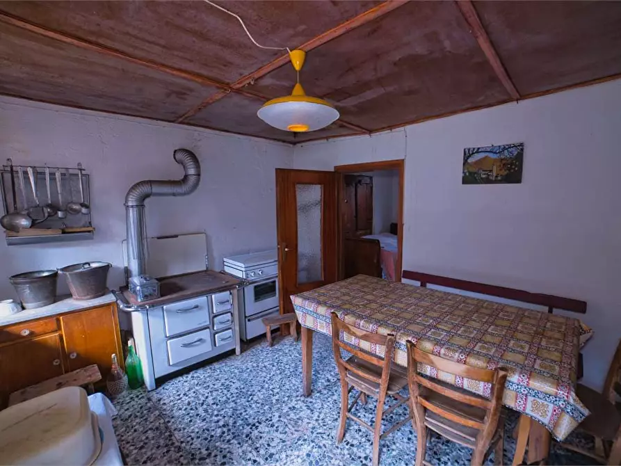 Immagine 15 di Porzione di casa in vendita  in SOPRA a Varzo